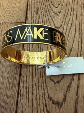 Kate Spade New York Boys Make Passes At Girls In Glasses Bangle Bracelet NEW